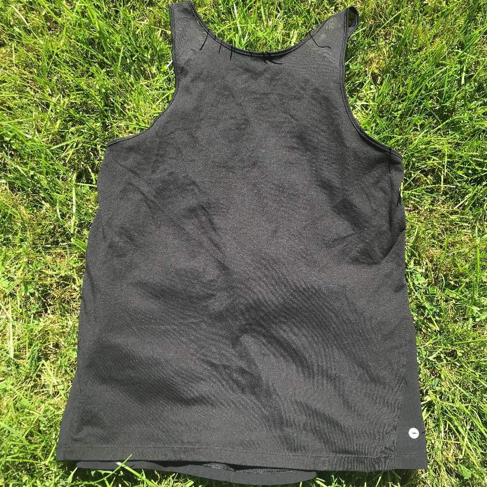 🌻5/$5!! EUC Avia Racer Back Mesh Detail Tank